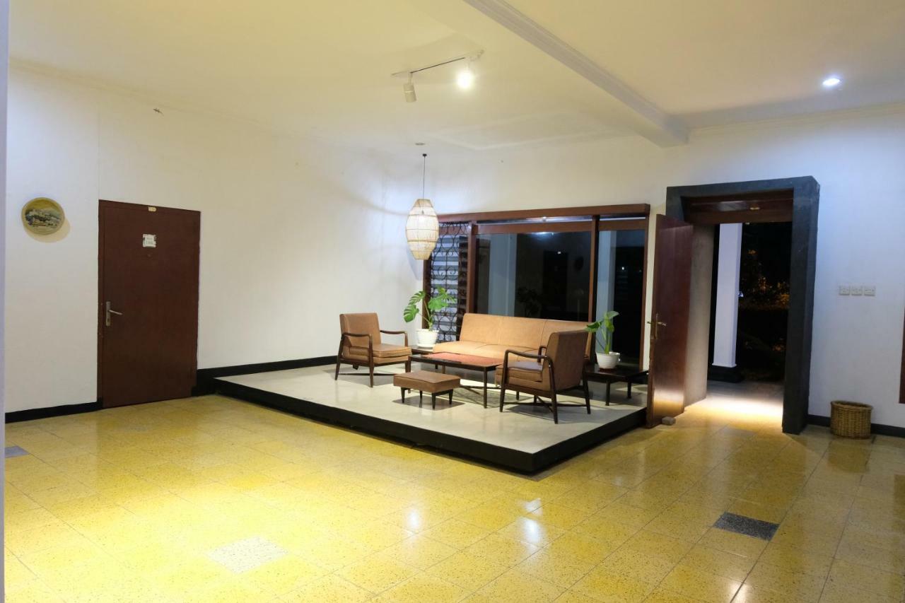 Rarem Bed & Breakfast Bandar Lampung Exterior photo